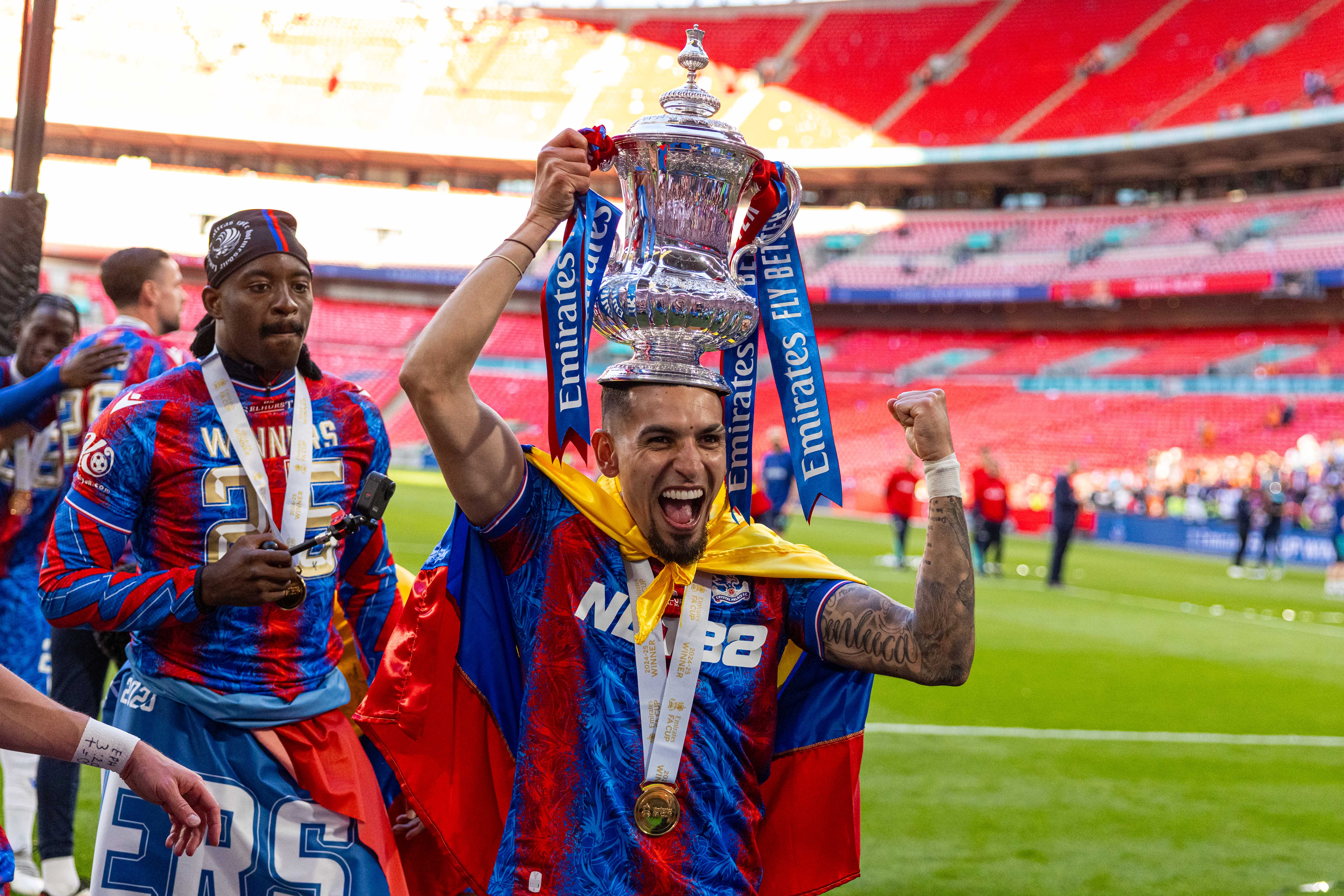 包含水晶宫主场大胜,重回积分榜前列的词条 包含水晶宫主场大胜,重回积分榜前列的词条