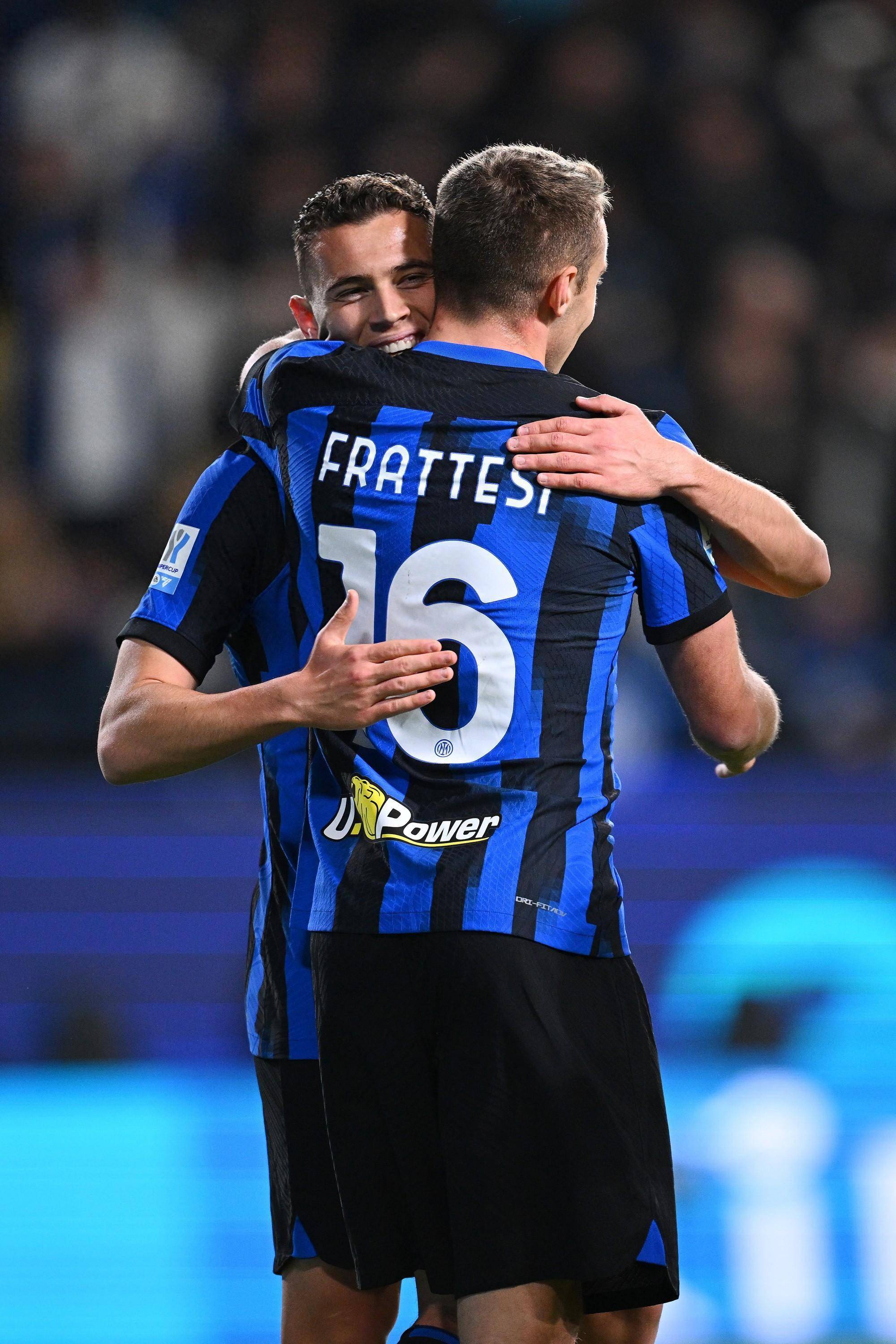 开云下载-那不勒斯大胜拉齐奥，重回争冠行列