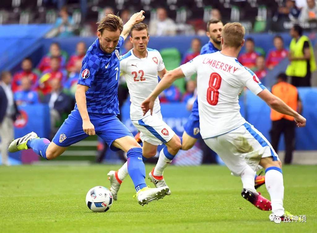 包含双方球队士气高昂,比赛流程十分激烈的词条 包含双方球队士气高昂,比赛流程十分激烈的词条