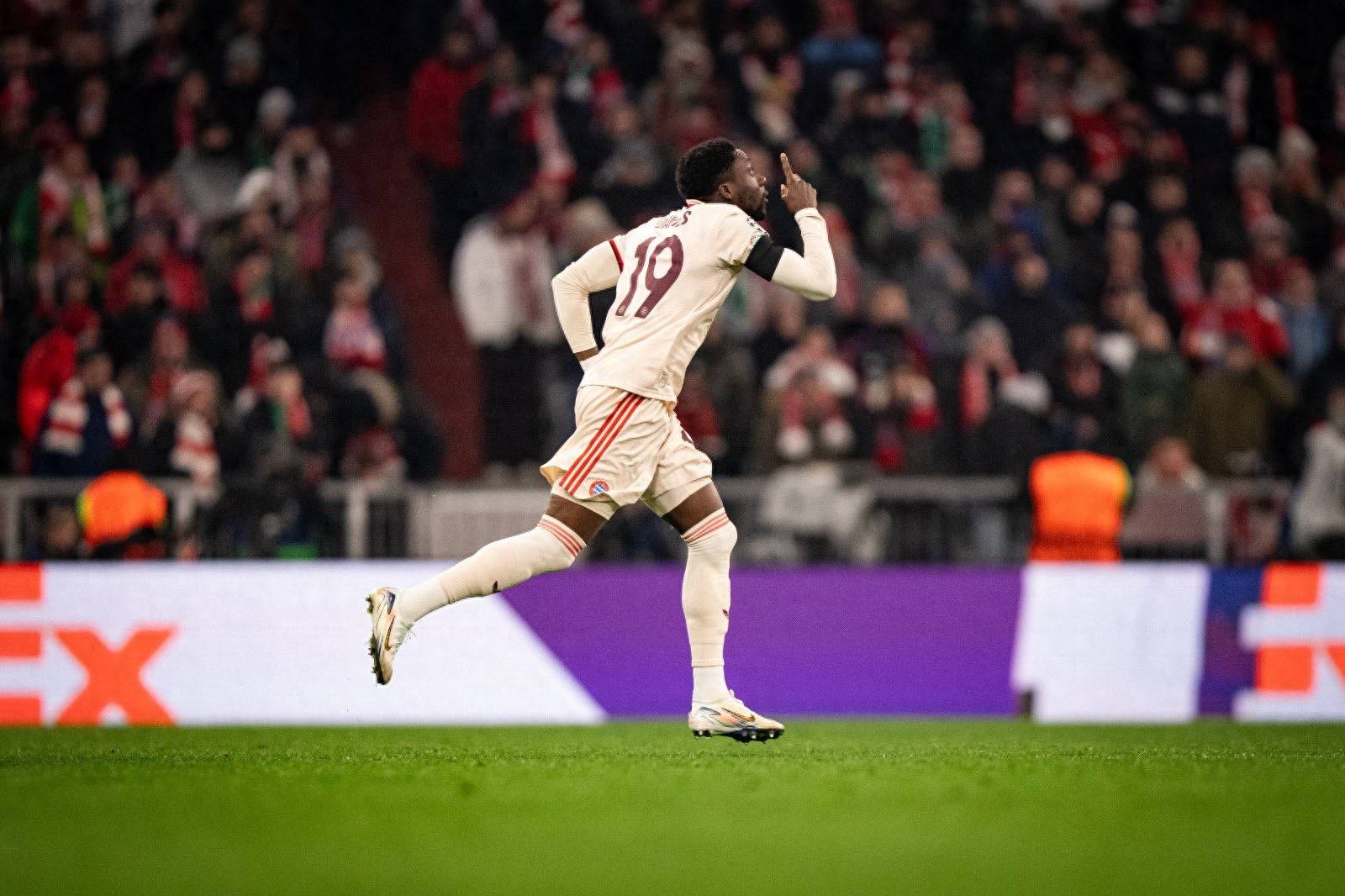 拜仁小组落后,遭遇意外 拜仁小组落后,遭遇意外