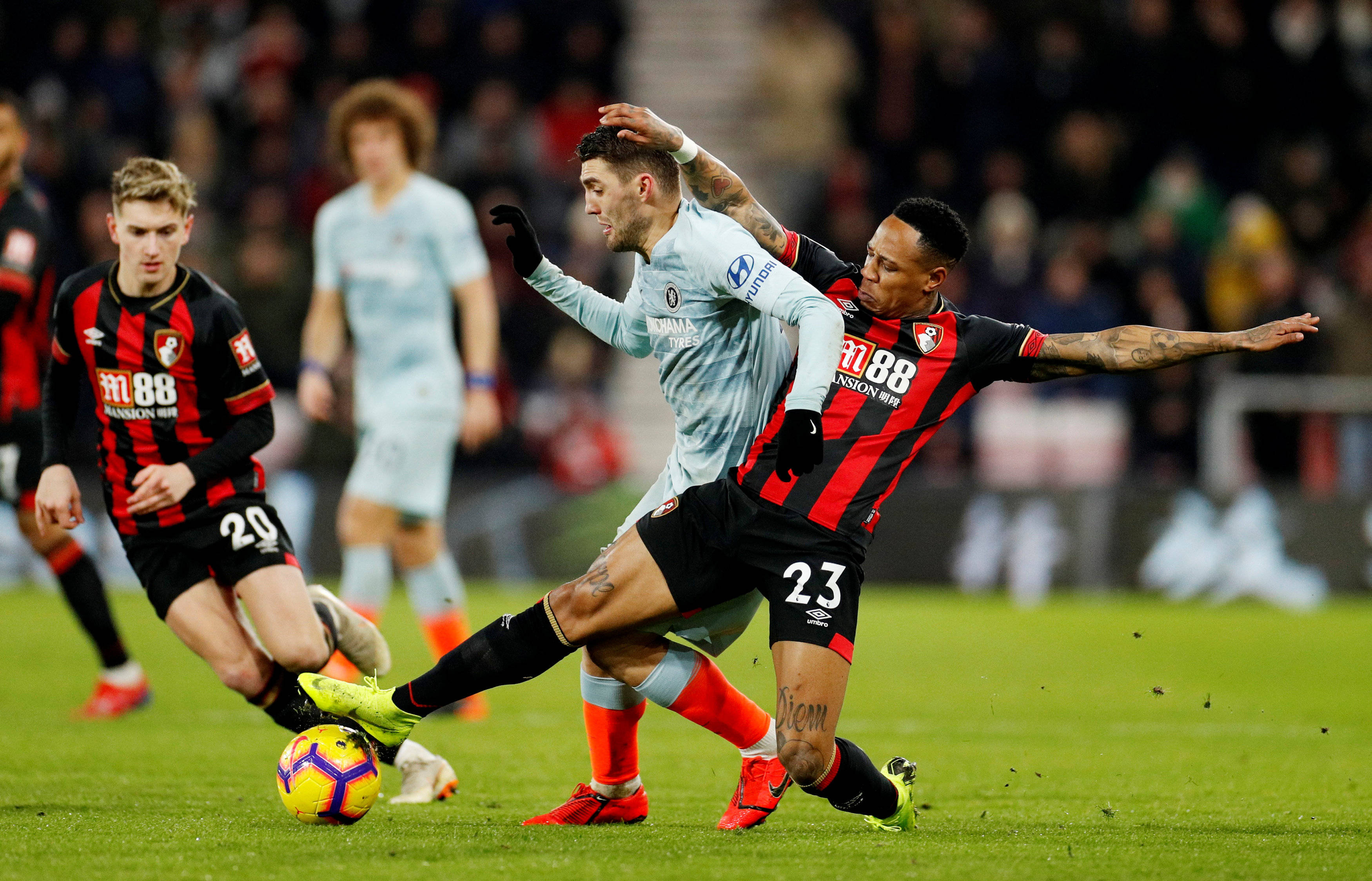 切尔西连续大比分获胜,积分居高 切尔西连续大比分获胜,积分居高