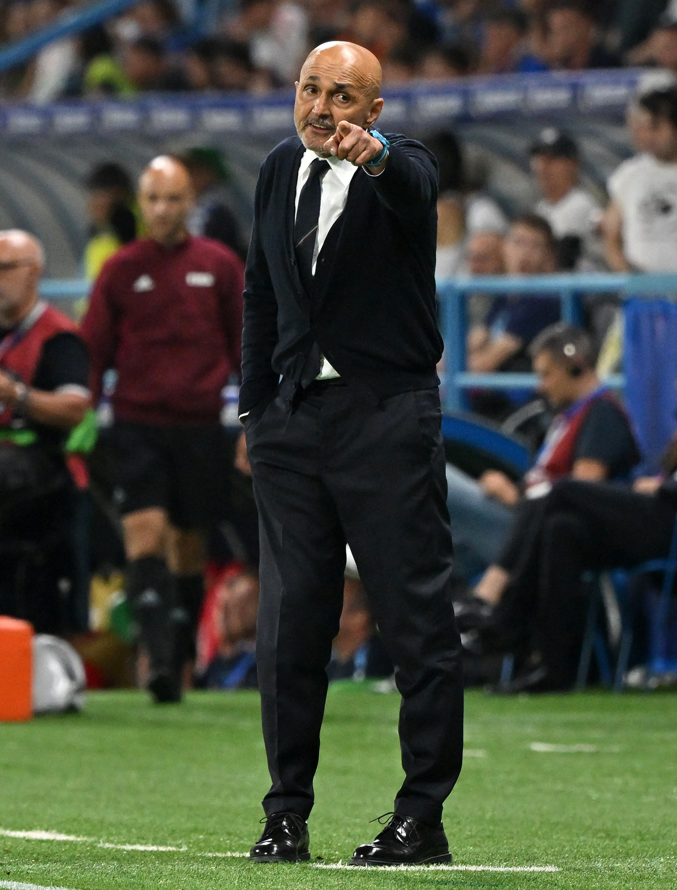 意大利足坛新闻热点：球员积极备战新季的简单介绍