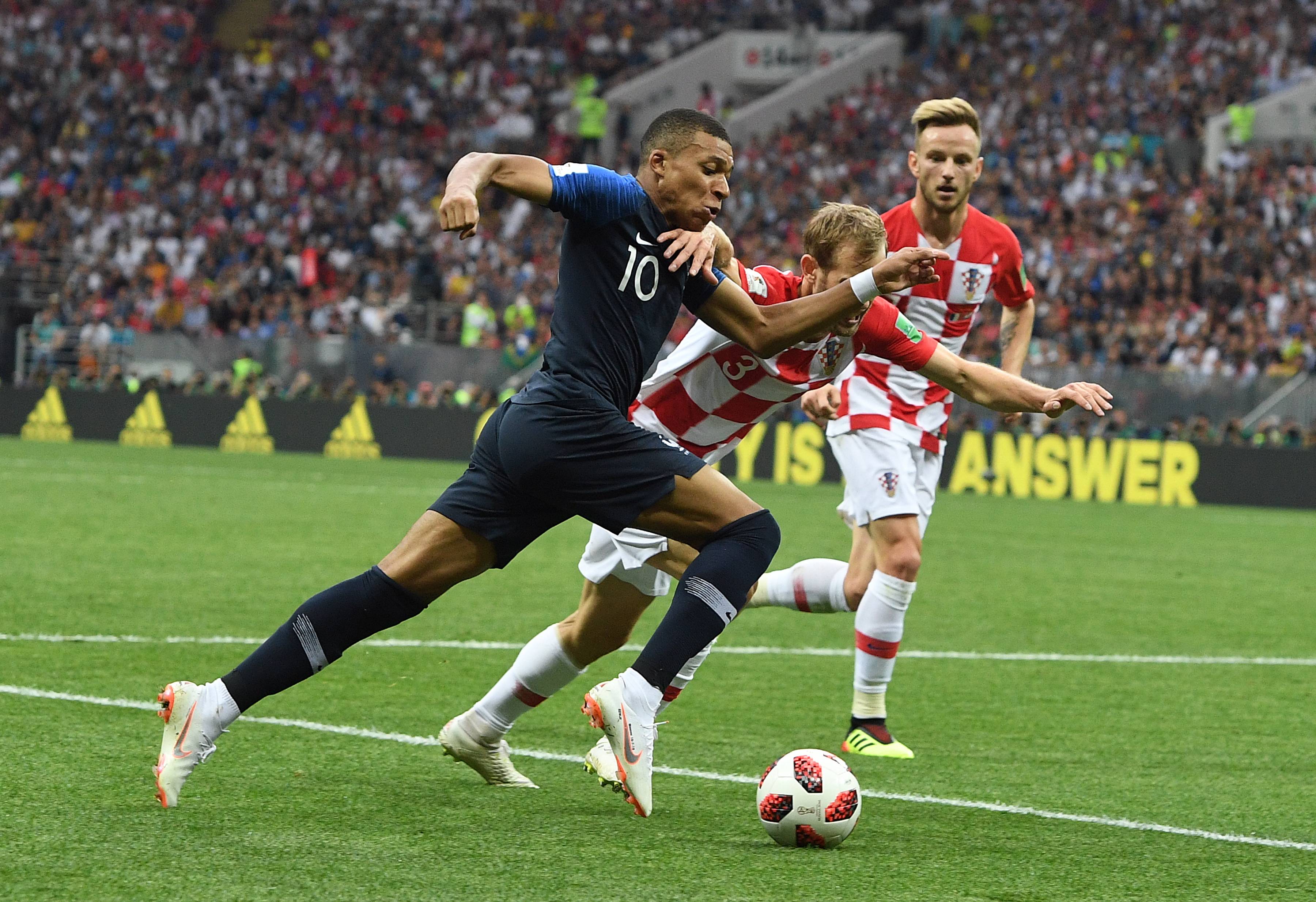 冷门频出！足球战况跌宕起伏的简单介绍