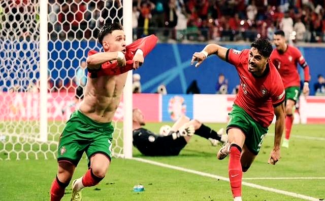 葡萄牙翻盘瑞典，C罗关键制胜