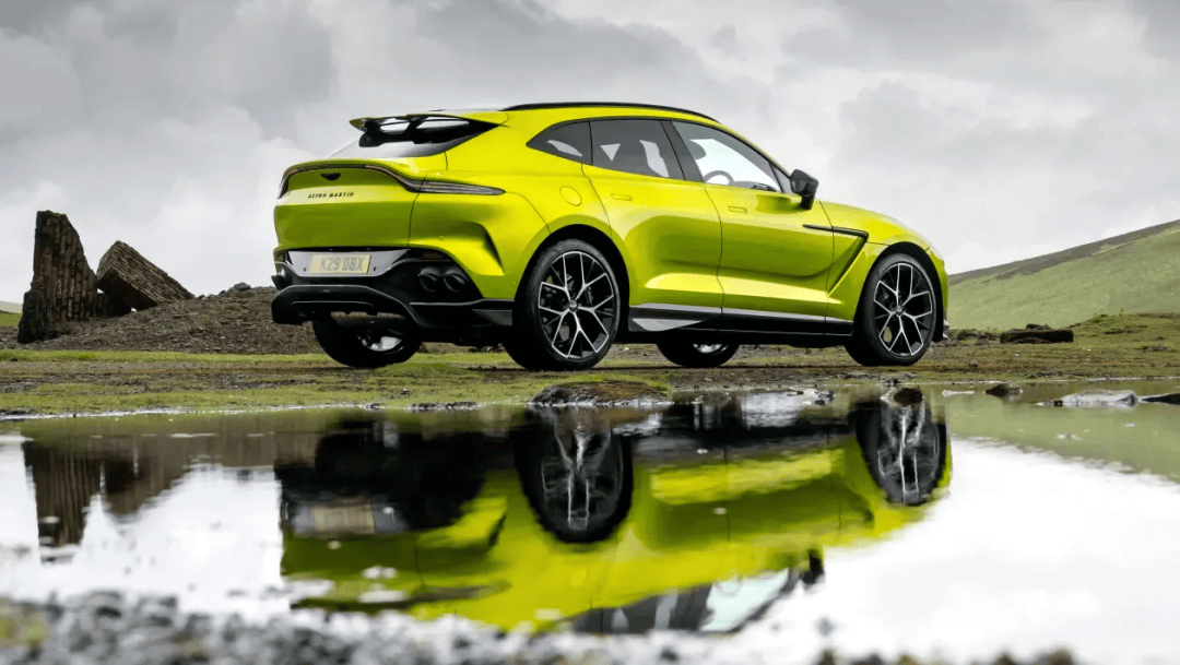 开云体育-阿斯顿马丁轻取法拉利，皮亚斯特里刷新纪录的简单介绍