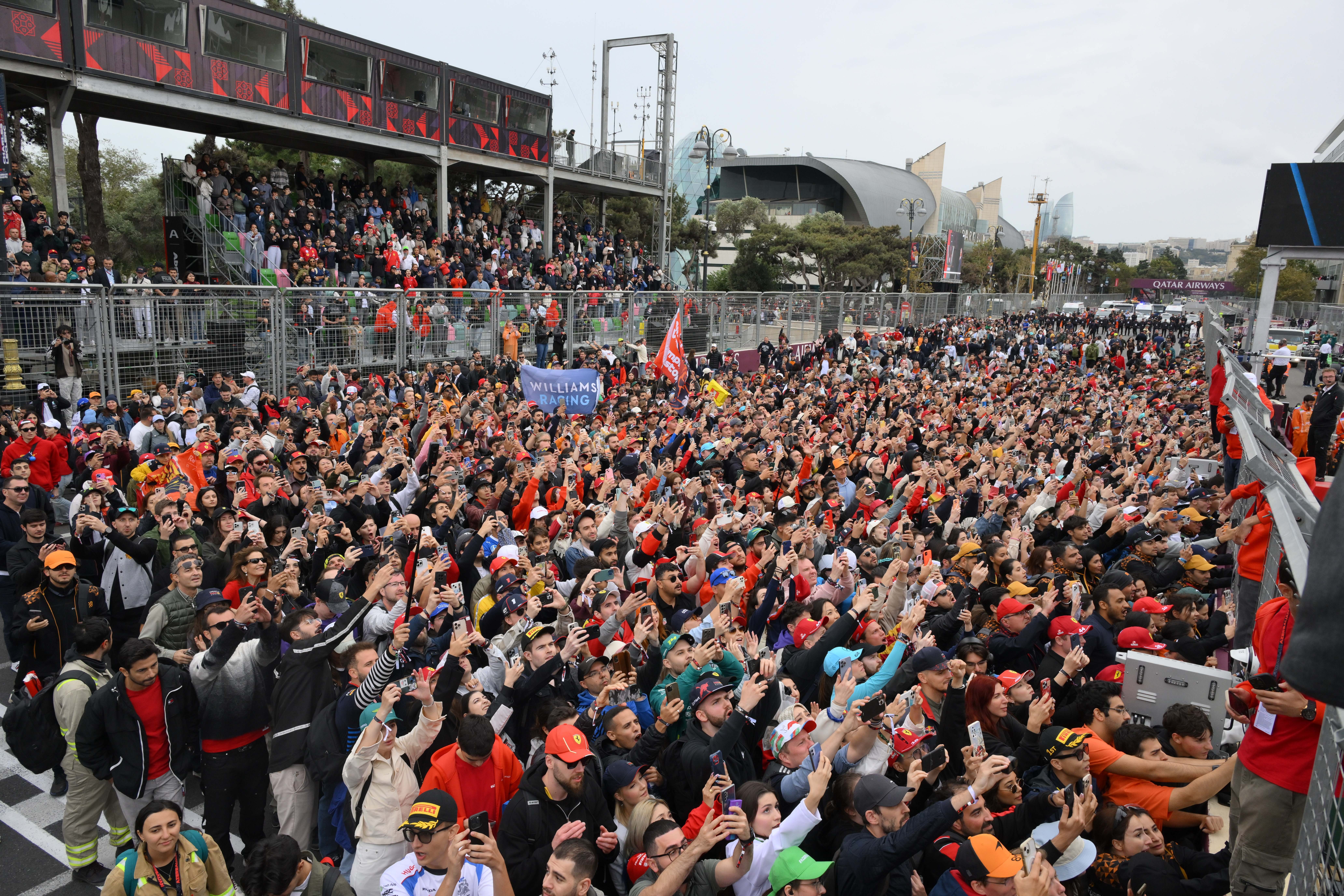 阿斯顿马丁翻盘法拉利，维斯塔潘扛起全队