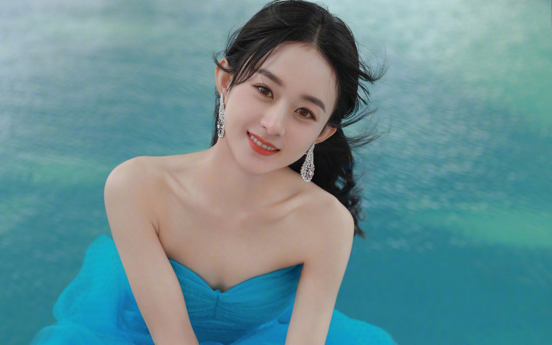 开云体育在线-双界失灵，当球门线不宣而战，赛道化为身份战场