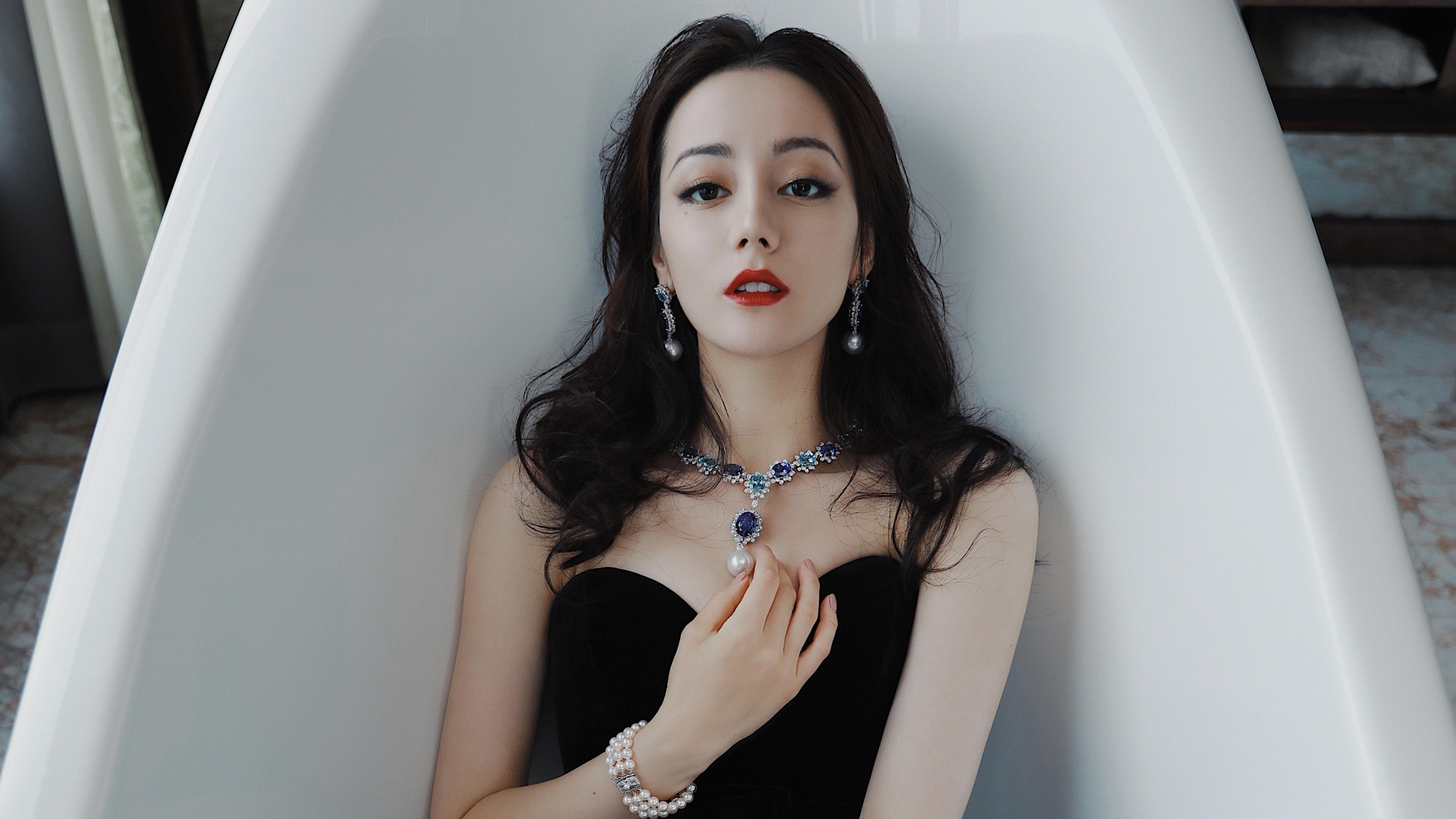 开云体育APP下载-众神沉默的夜晚—2026世界杯A组,布罗佐维奇用一场完美风暴,为强强对话写下唯一解